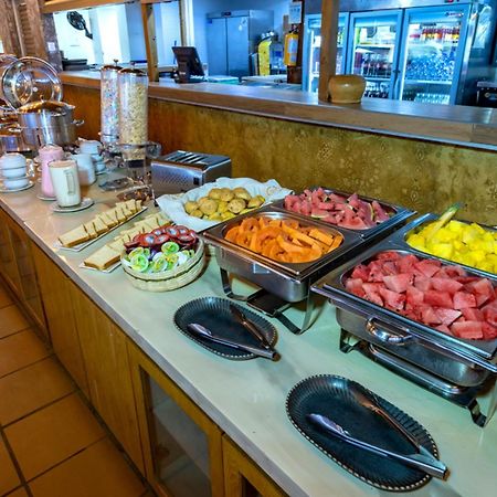 Hotel Poblado Ковеньяс Экстерьер фото
