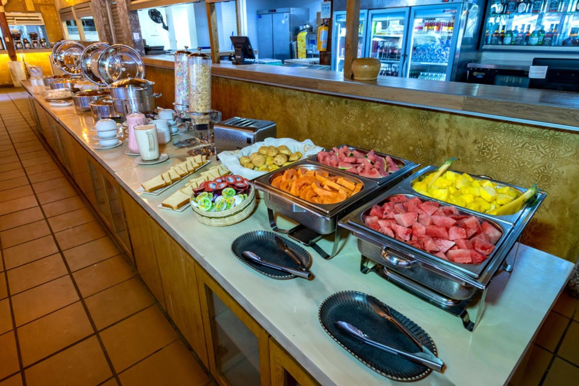 Hotel Poblado Ковеньяс Экстерьер фото