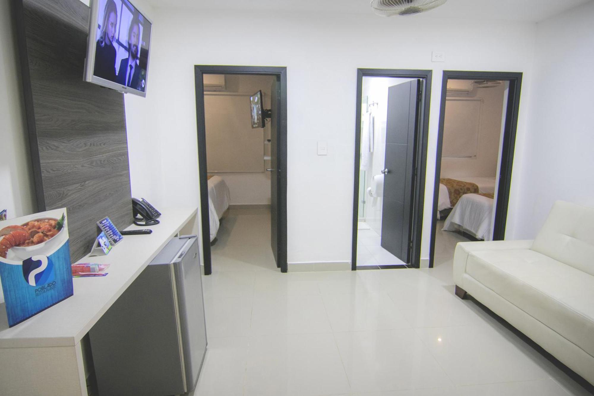 Hotel Poblado Ковеньяс Экстерьер фото