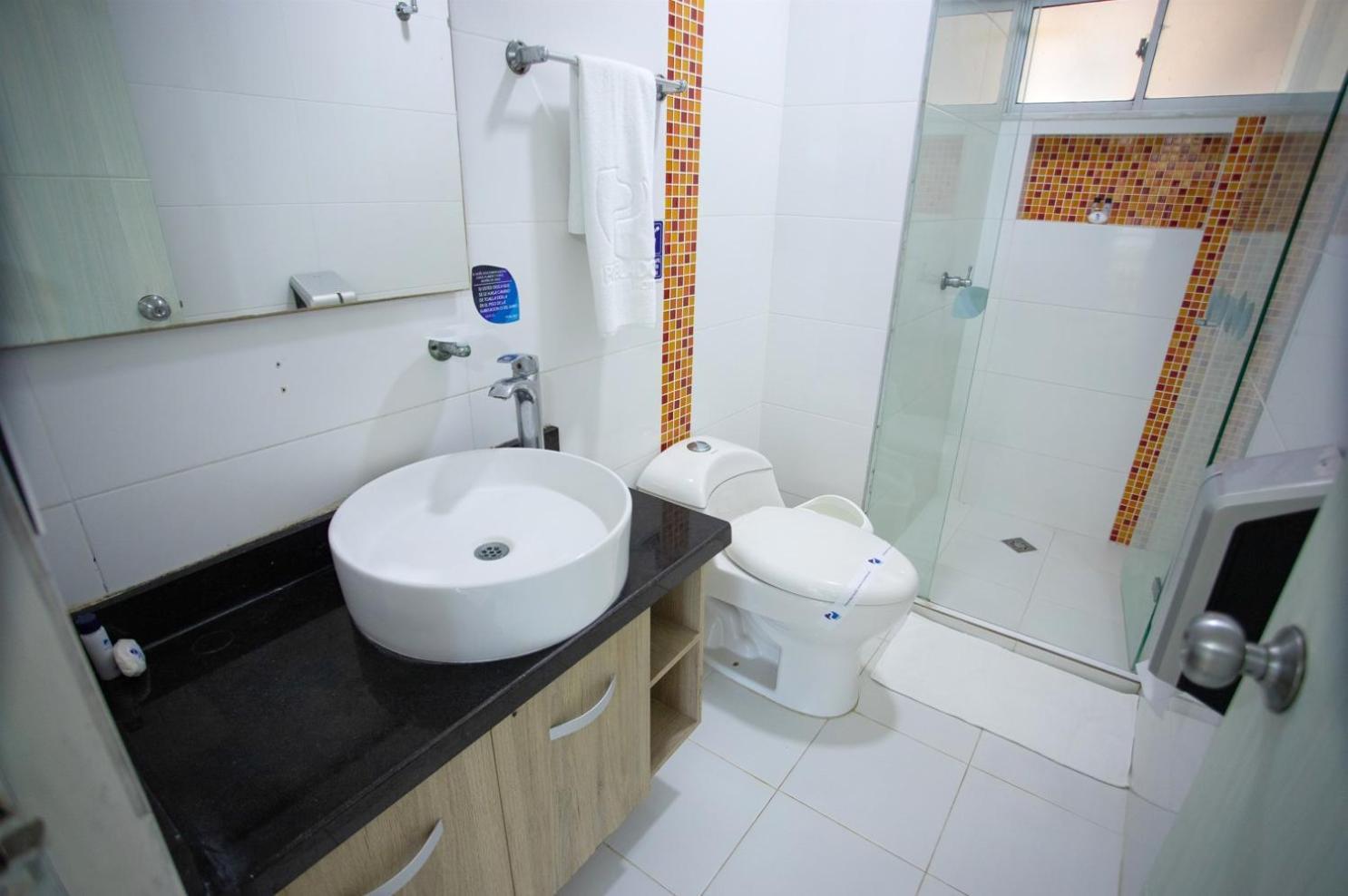 Hotel Poblado Ковеньяс Экстерьер фото