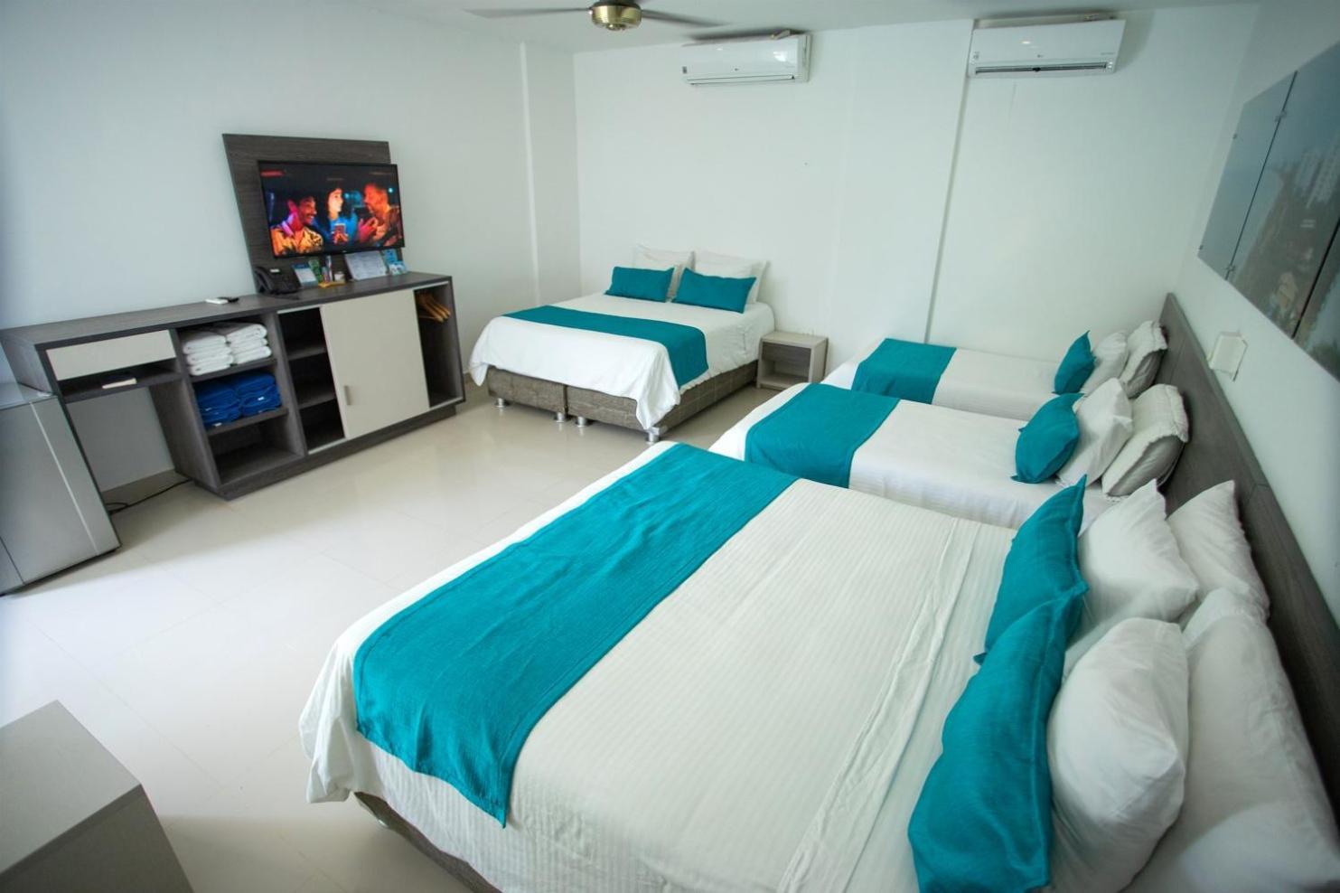 Hotel Poblado Ковеньяс Экстерьер фото