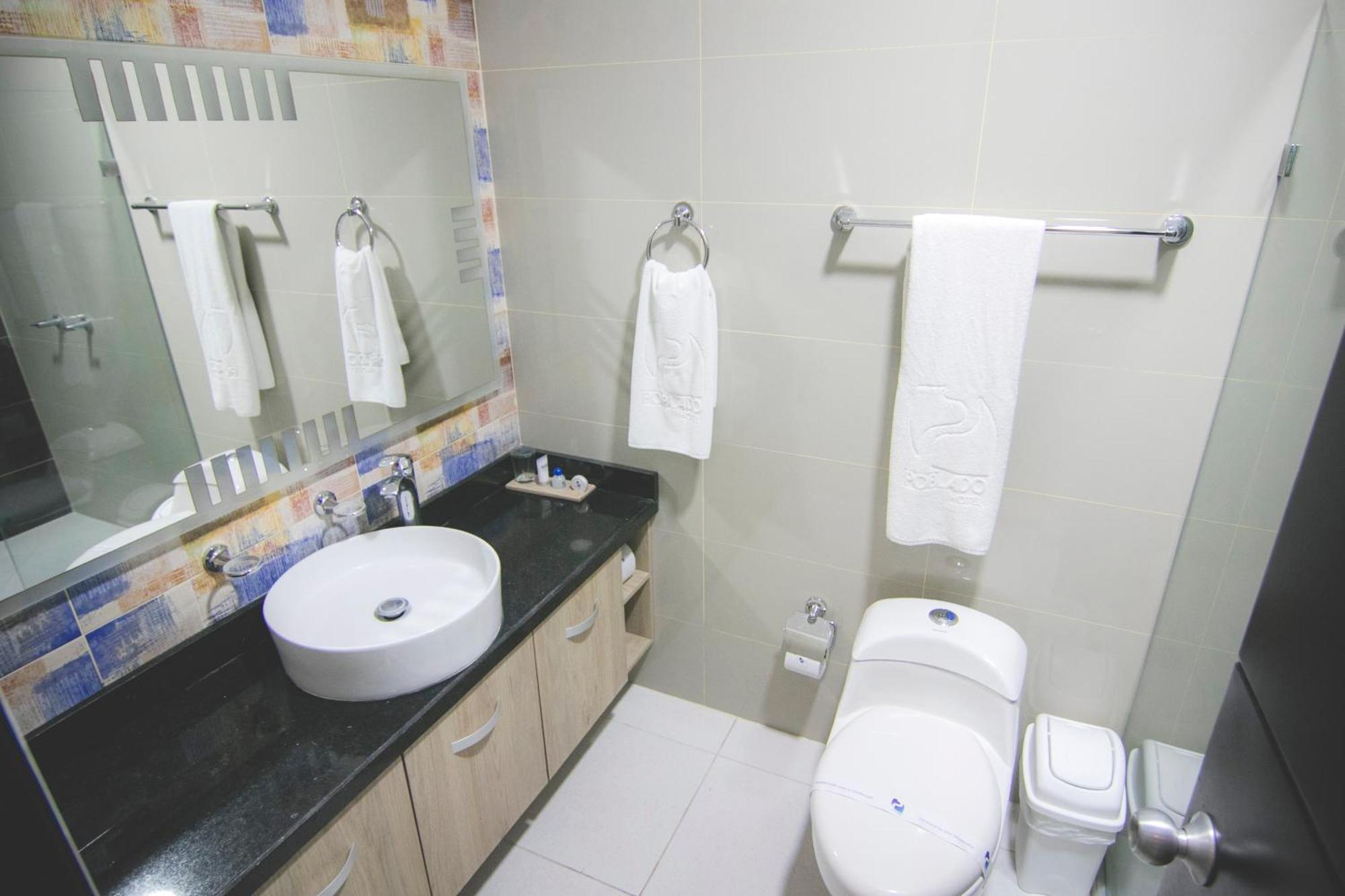 Hotel Poblado Ковеньяс Экстерьер фото